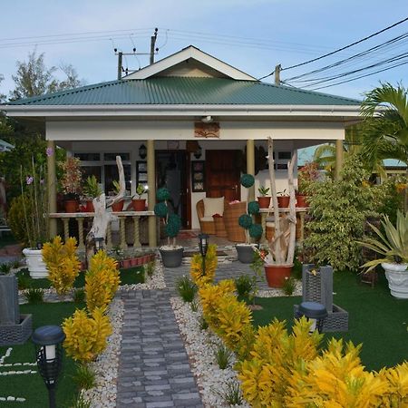 Leo'S Petit Villa Annex Praslin Exterior foto