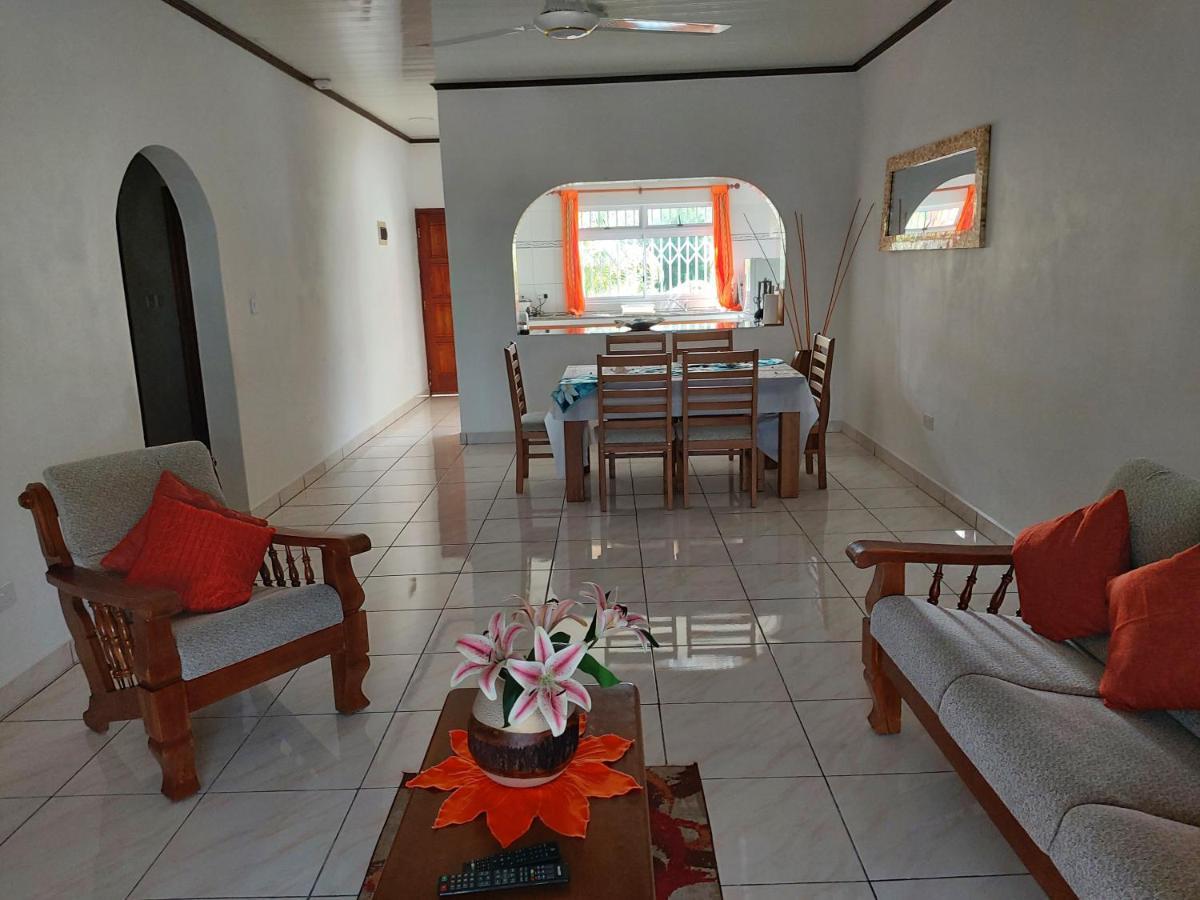 Leo'S Petit Villa Annex Praslin Exterior foto